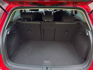 2018 Volkswagen Golf VII Рестайлинг, красный, 1800000 рублей, вид 3