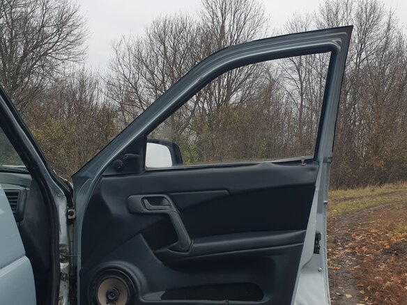 2002 Lada (ВАЗ) 2110, серебристый, 115000 рублей - вид 12