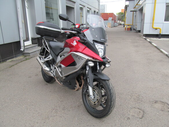2011 Honda VFR 800X (Crossrunner), красный - вид 4