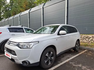 2014 Mitsubishi Outlander III, белый, 1400000 рублей, вид 1