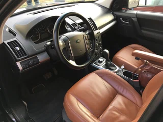 2011 Land Rover Freelander II Рестайлинг, чёрный, 1004000 рублей, вид 2