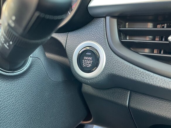 2017 Kia Picanto X-Line III, белый - вид 21