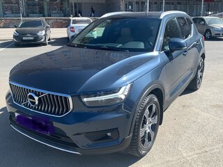 2020 Volvo XC40 I, синий, 3190000 рублей, вид 1