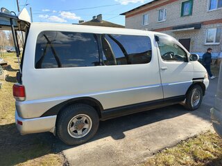 1999 Toyota Regius I, белый, 900000 рублей, вид 2