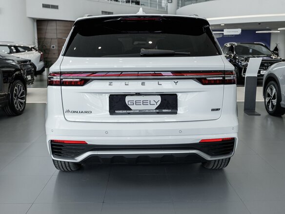 2026 Geely Monjaro I Рестайлинг, белый - вид 4