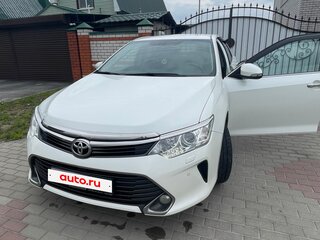 2014 Toyota Camry VII (XV50) Рестайлинг, белый, 1700000 рублей, вид 1