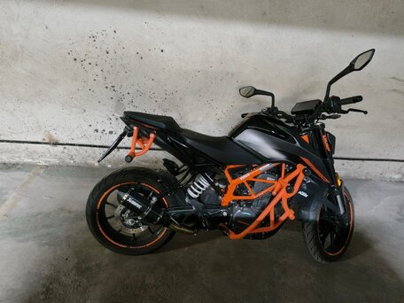 2023 KTM 390 Duke, чёрный, 540000 рублей, вид 4