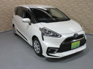 2017 Toyota Sienta II, белый, 1290000 рублей, вид 2