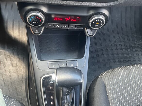 2019 Kia Rio IV, белый, 1565000 рублей - вид 14