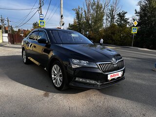 2022 Skoda Superb III Рестайлинг, чёрный, 2350000 рублей, вид 2