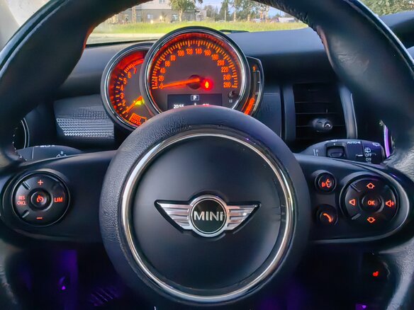 2017 Mini Hatch Cooper III (F55/F56), оранжевый, 1490000 рублей - вид 13