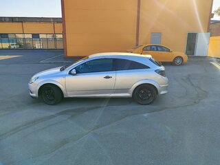 2009 Opel Astra GTC H Рестайлинг, серебристый, 610000 рублей, вид 4