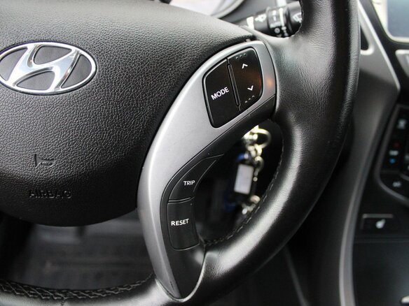 2014 Hyundai Elantra V (MD) Рестайлинг, белый - вид 13