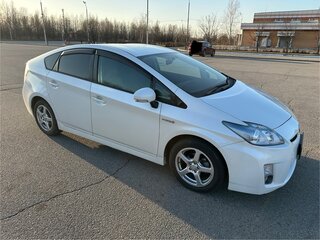 2010 Toyota Prius III (XW30), белый, 1155000 рублей, вид 4