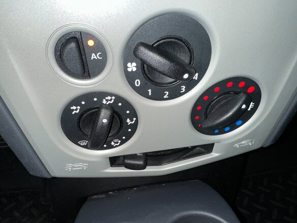 2008 Renault Logan I, серый - вид 22