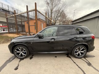 2022 BMW X5 40i IV (G05/G18), чёрный, 10249999 рублей, вид 4
