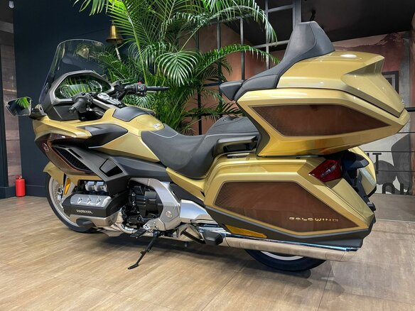 2025 Honda GL 1800 Gold Wing, золотистый, 4850000 рублей - вид 9
