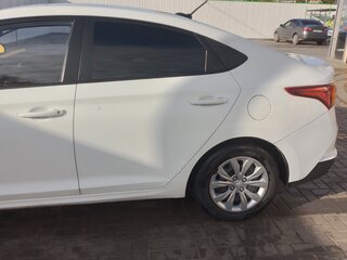 2017 Hyundai Solaris II, белый, 920000 рублей, вид 3