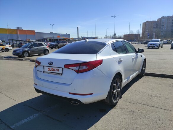 2013 Kia Optima III Рестайлинг, белый, 2500000 рублей - вид 6