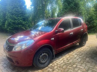 2011 Renault Sandero I, красный, 330000 рублей, вид 2