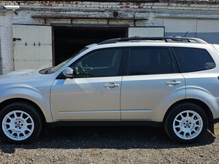 2011 Subaru Forester III Рестайлинг, серебристый, 2000000 рублей, вид 4
