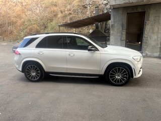 2020 Mercedes-Benz GLE 350 II (V167), белый, 7300000 рублей, вид 3