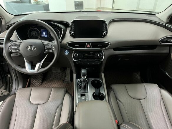 2019 Hyundai Santa Fe IV, серый, 3000000 рублей - вид 9