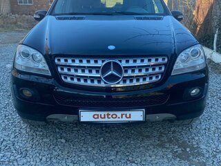 2007 Mercedes-Benz M-Класс 500 II (W164), чёрный, 1300000 рублей, вид 2