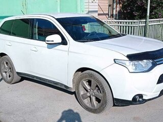 2012 Mitsubishi Outlander III, белый, 1800000 рублей, вид 1