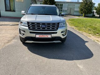 2017 Ford Explorer V Рестайлинг, серебристый, 2300000 рублей, вид 4