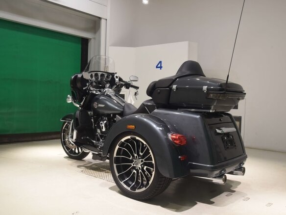 2025 Harley-Davidson Tri Glide, серый, 2769000 рублей - вид 5