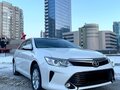 2017 Toyota Camry VII (XV50) Рестайлинг 2, белый, 1900000 рублей