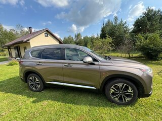 2018 Hyundai Santa Fe IV, коричневый, 2100000 рублей, вид 4