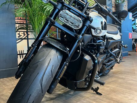 2023 Harley-Davidson Sportster S, белый, 1720000 рублей, вид 2