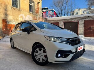 2017 Honda Fit III Рестайлинг, белый, 1540000 рублей, вид 5