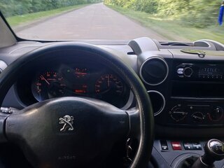 2014 Peugeot Partner II Рестайлинг, белый, 700000 рублей, вид 4