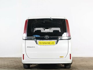 2017 Toyota Esquire I Рестайлинг, белый, 2399000 рублей, вид 5