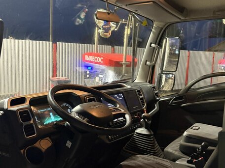 2023 Isuzu Elf (N-series), белый, 5000000 рублей, вид 2