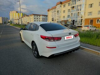 2019 Kia Optima IV Рестайлинг, белый, 1490000 рублей, вид 5