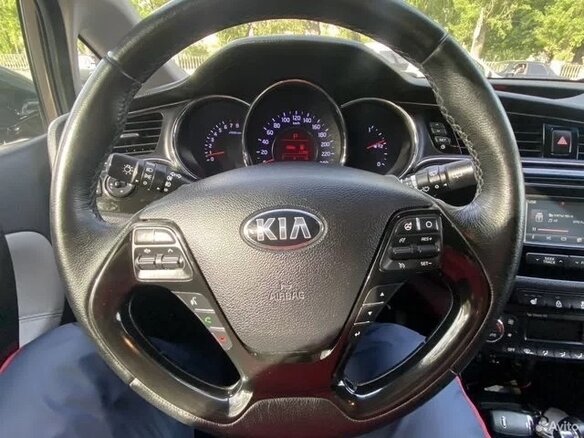 2015 Kia Ceed II Рестайлинг, коричневый, 1100000 рублей - вид 8
