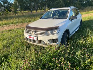 2017 Volkswagen Touareg II Рестайлинг, белый, 3950000 рублей, вид 1