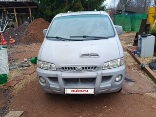 2001 Hyundai H-1 I, серебристый, 550000 рублей, вид 1