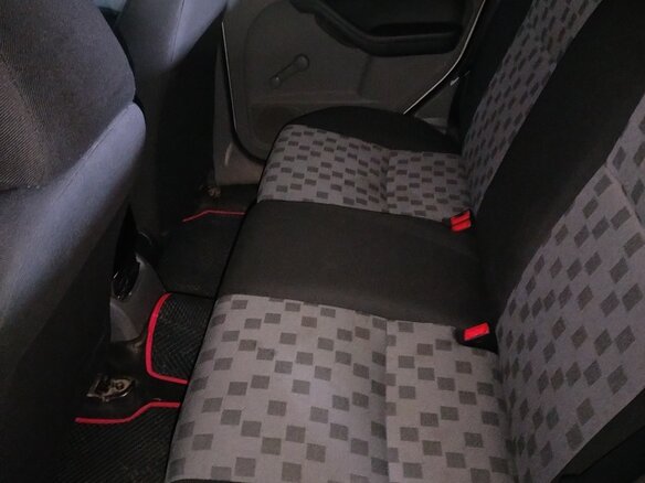 2008 Ford Focus II Рестайлинг, серебристый, 750000 рублей - вид 9