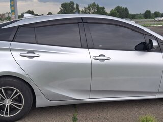 2016 Toyota Prius IV (XW50), серый, 1420000 рублей, вид 3