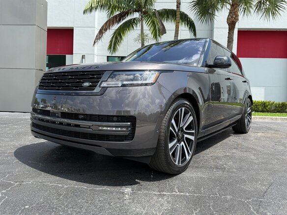 2022 Land Rover Range Rover P400 MHEV V, серый, 16463519 рублей - вид 3