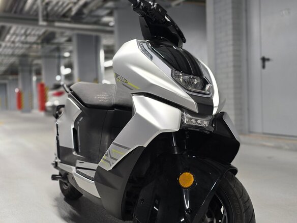 2024 Zeeho AE8 S+, серебристый, 450000 рублей - вид 5