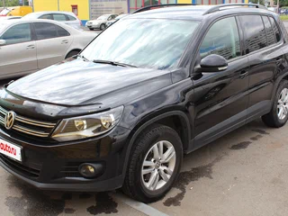 2014 Volkswagen Tiguan I Рестайлинг, чёрный, 940000 рублей, вид 1
