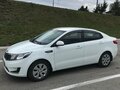 2015 Kia Rio III Рестайлинг, белый, 1000000 рублей - вид 3