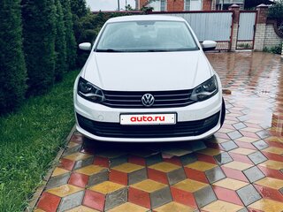 2017 Volkswagen Polo V Рестайлинг, белый, 900000 рублей, вид 4