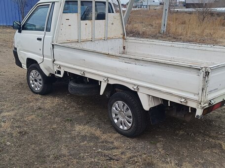 2000 Toyota TownAce, белый, 950000 рублей, вид 2